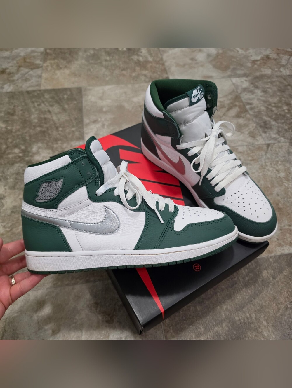 Nike Air Jordan 1 Retro High OG sneakers Men's Size 10.5